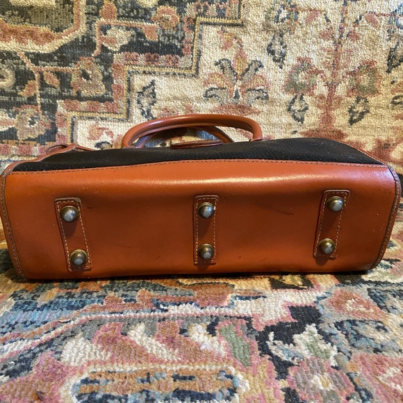 Leather Dooney&Burke Shoulder Bag | Dooney&Burke - Picture 10 of 14